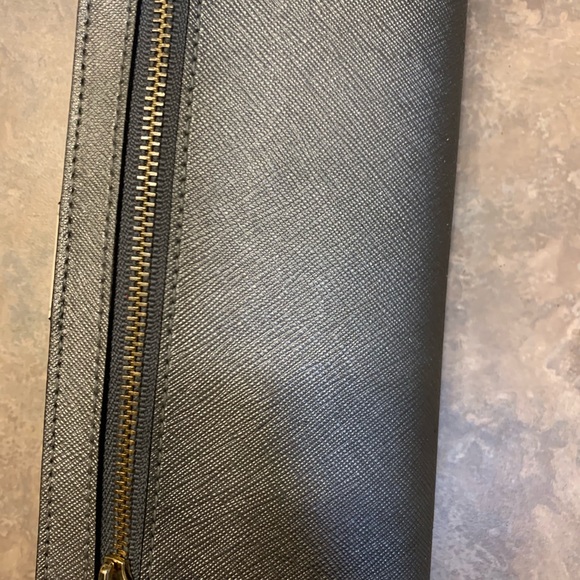 Kate Spade, silver wallet like new. - Picture 3 of 3
